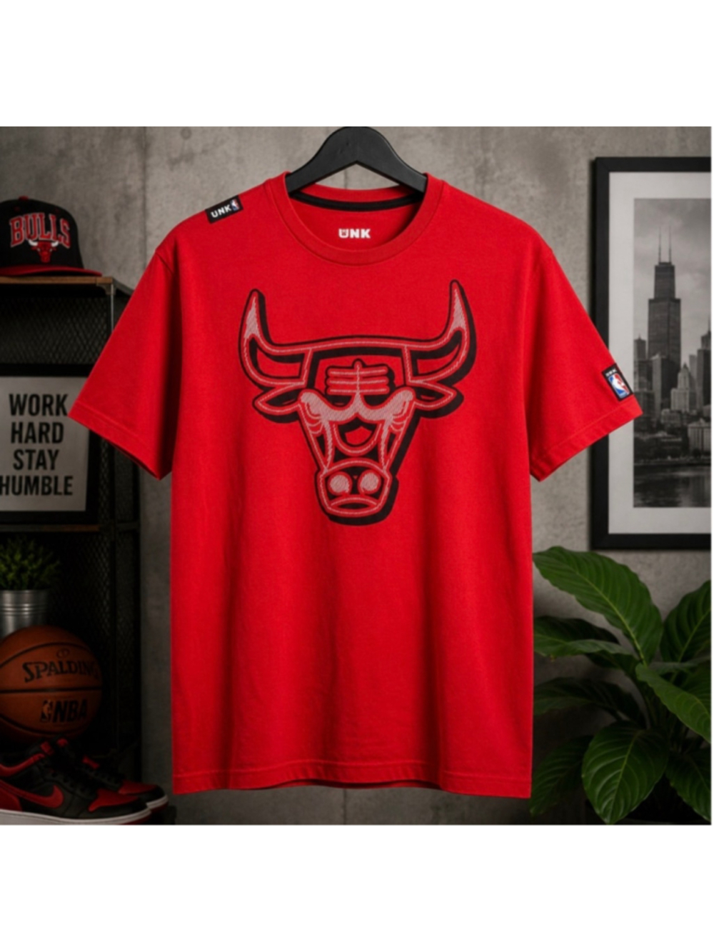 Men's UNK Chicago Bulls Graphic T-Shirt, Size L, Red and White